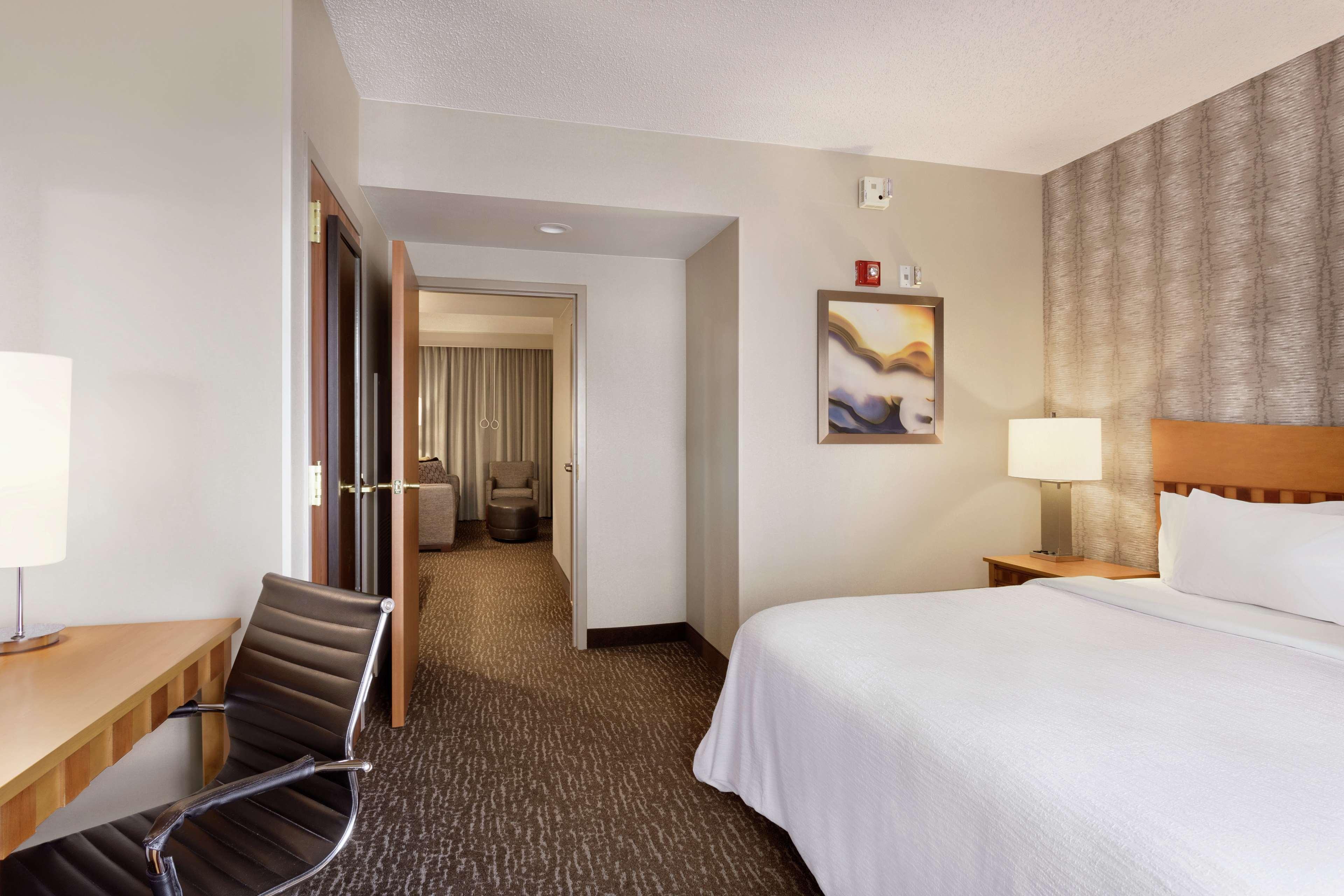 Embassy Suites Northwest Arkansas - Hotel, Spa & Convention Center Rogers Dış mekan fotoğraf