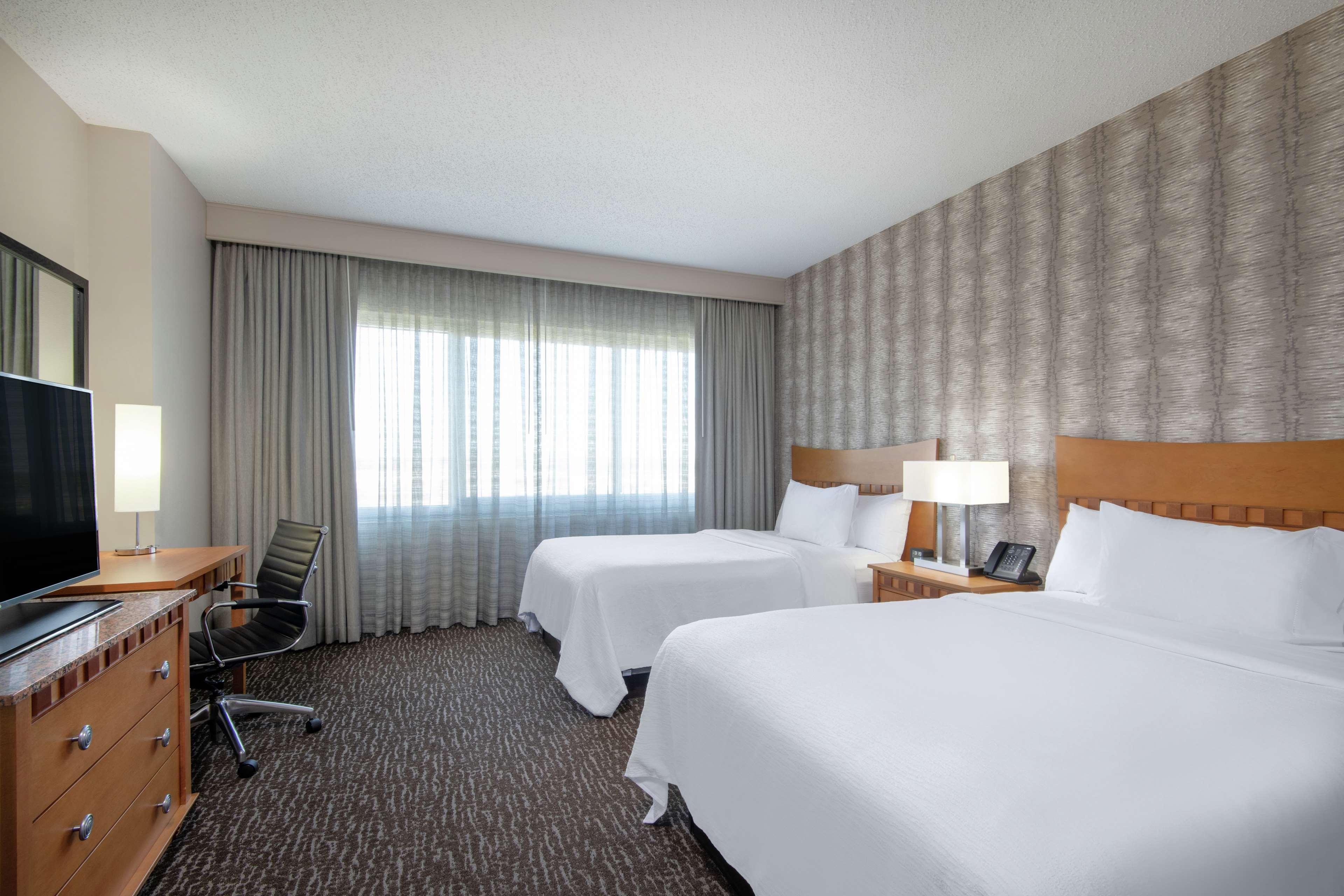 Embassy Suites Northwest Arkansas - Hotel, Spa & Convention Center Rogers Dış mekan fotoğraf