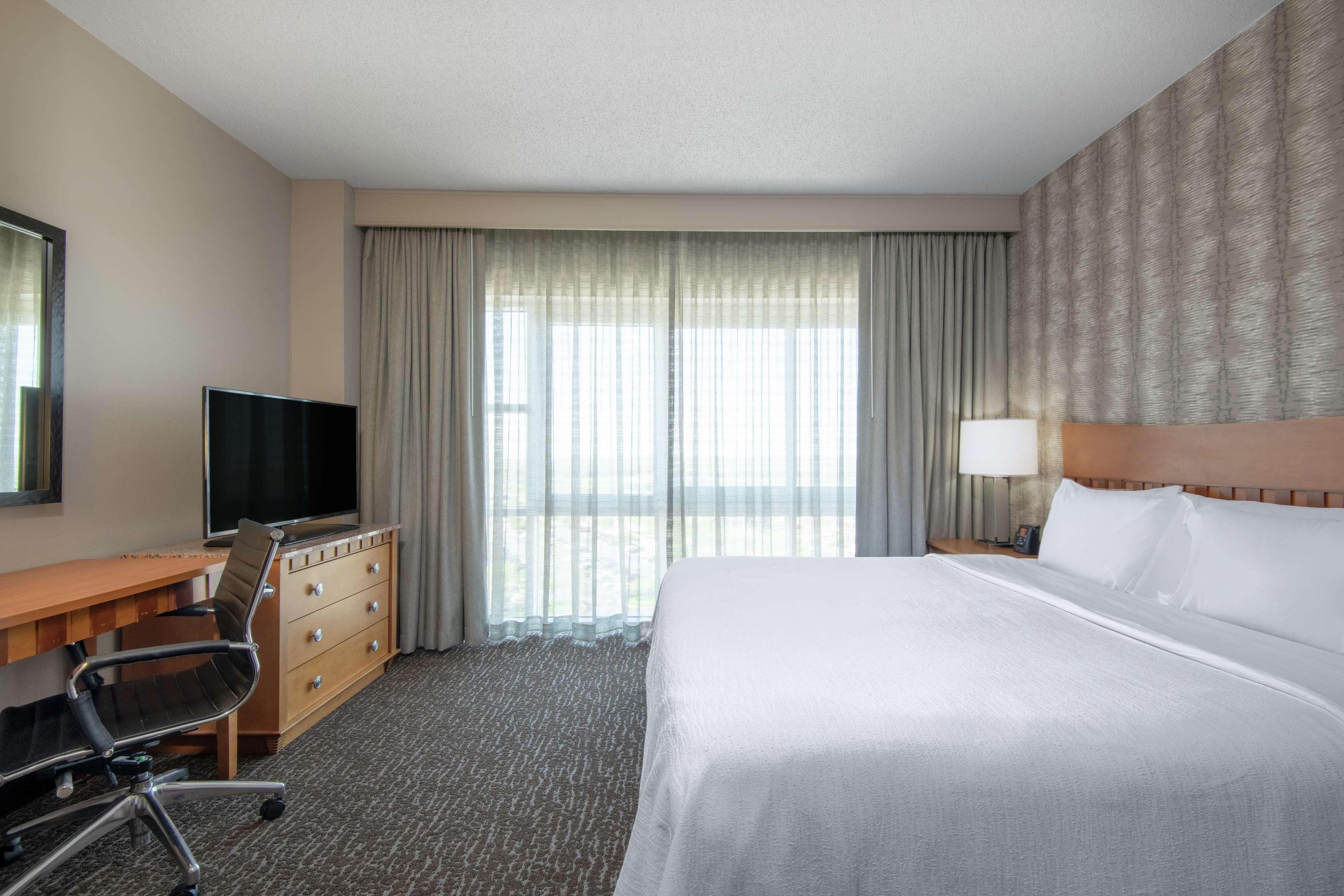 Embassy Suites Northwest Arkansas - Hotel, Spa & Convention Center Rogers Dış mekan fotoğraf