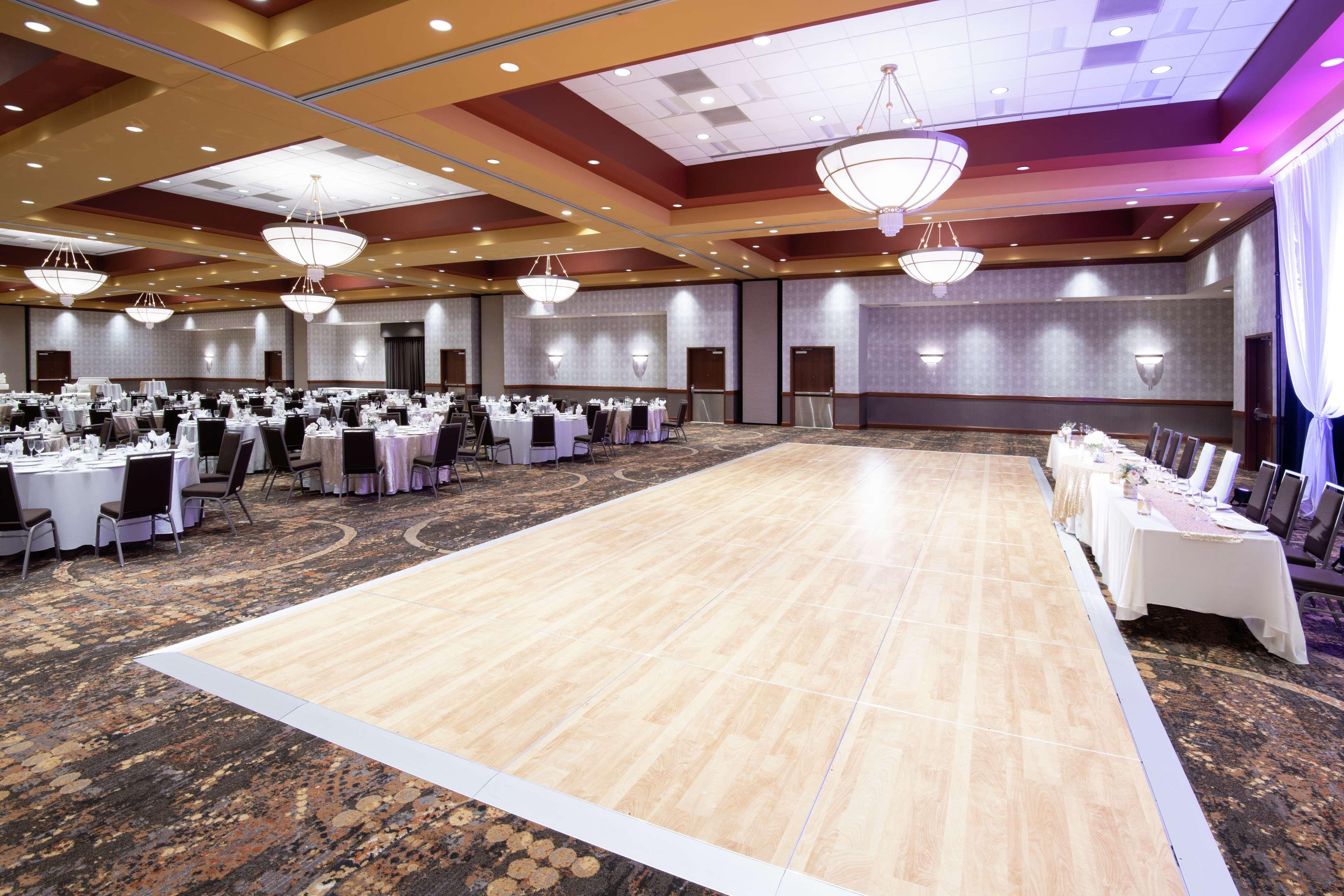 Embassy Suites Northwest Arkansas - Hotel, Spa & Convention Center Rogers Dış mekan fotoğraf