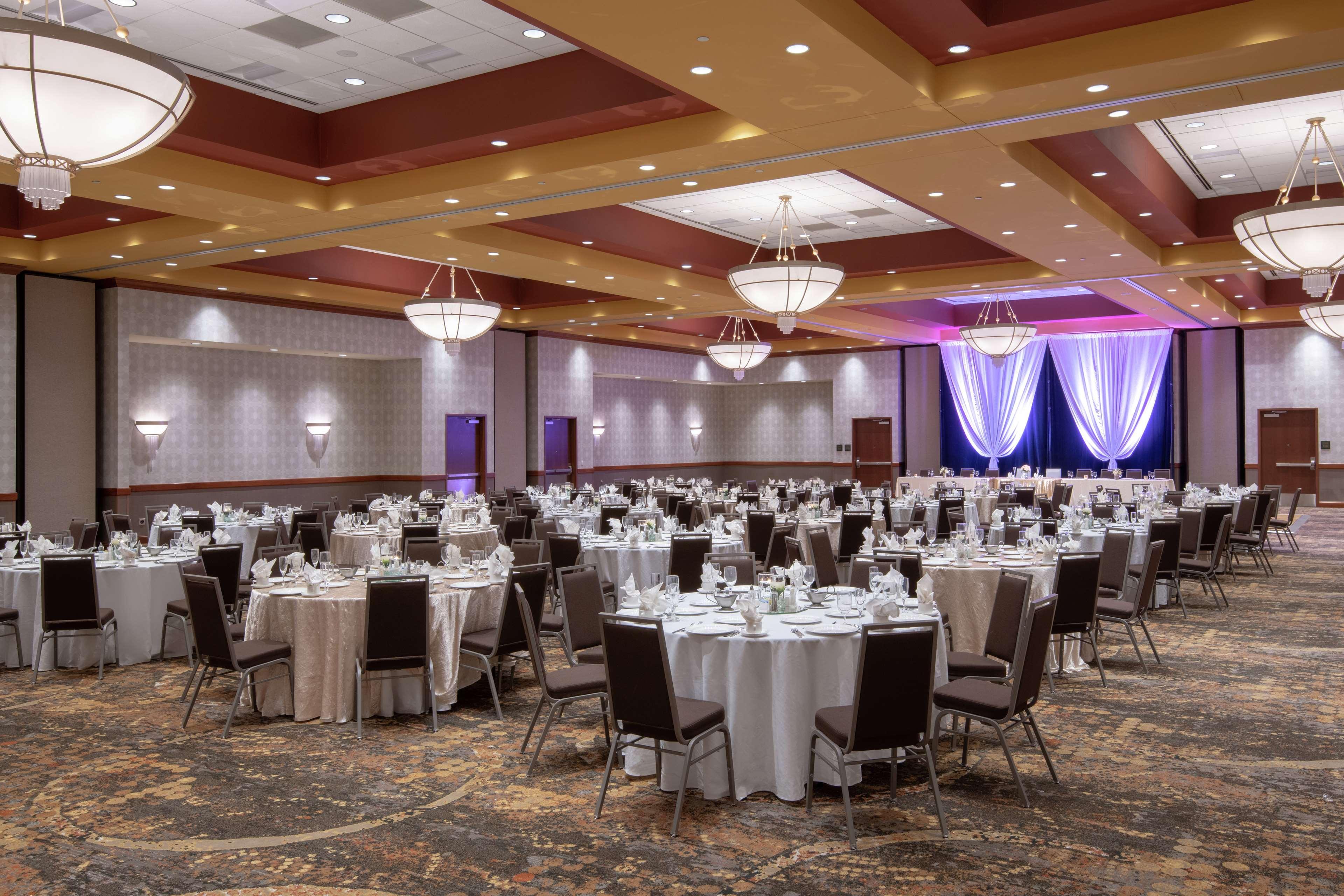 Embassy Suites Northwest Arkansas - Hotel, Spa & Convention Center Rogers Dış mekan fotoğraf