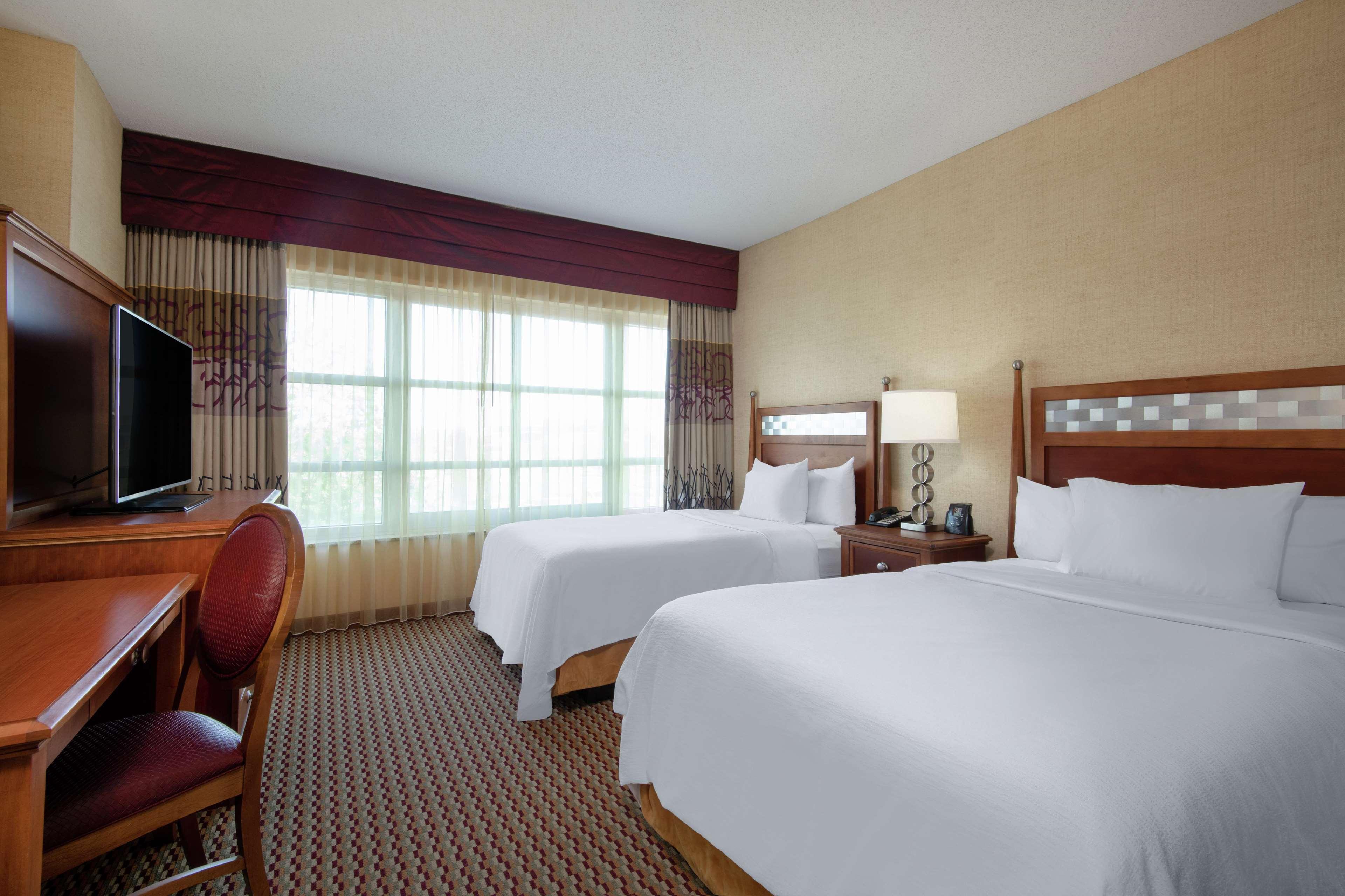 Embassy Suites Northwest Arkansas - Hotel, Spa & Convention Center Rogers Dış mekan fotoğraf