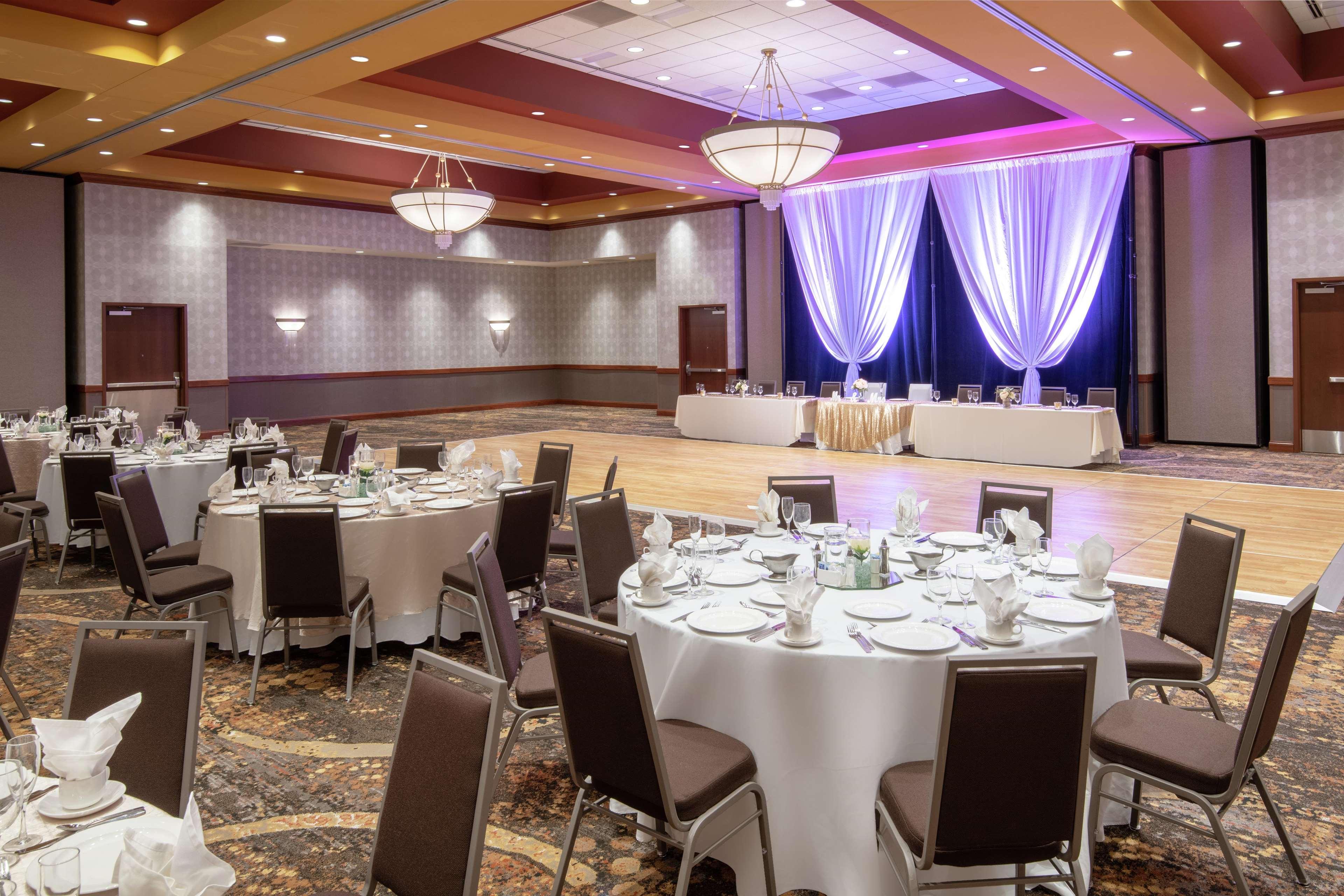 Embassy Suites Northwest Arkansas - Hotel, Spa & Convention Center Rogers Dış mekan fotoğraf