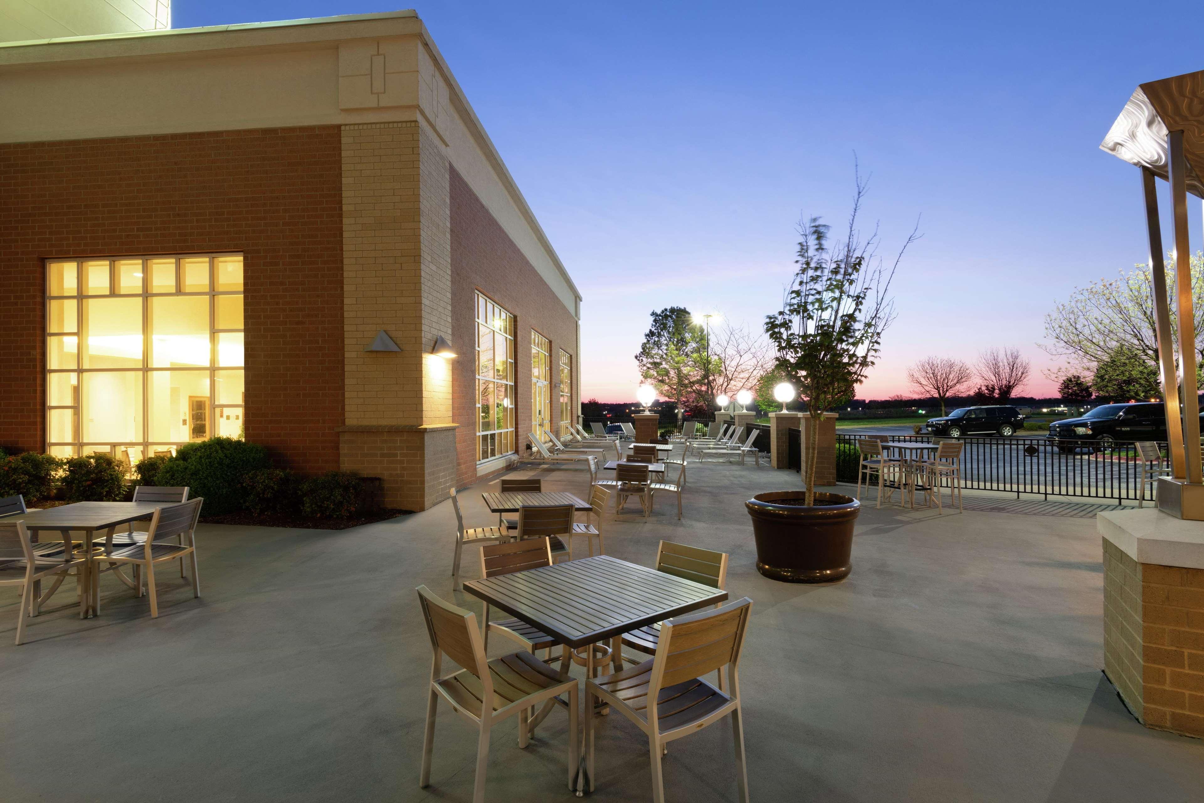 Embassy Suites Northwest Arkansas - Hotel, Spa & Convention Center Rogers Dış mekan fotoğraf
