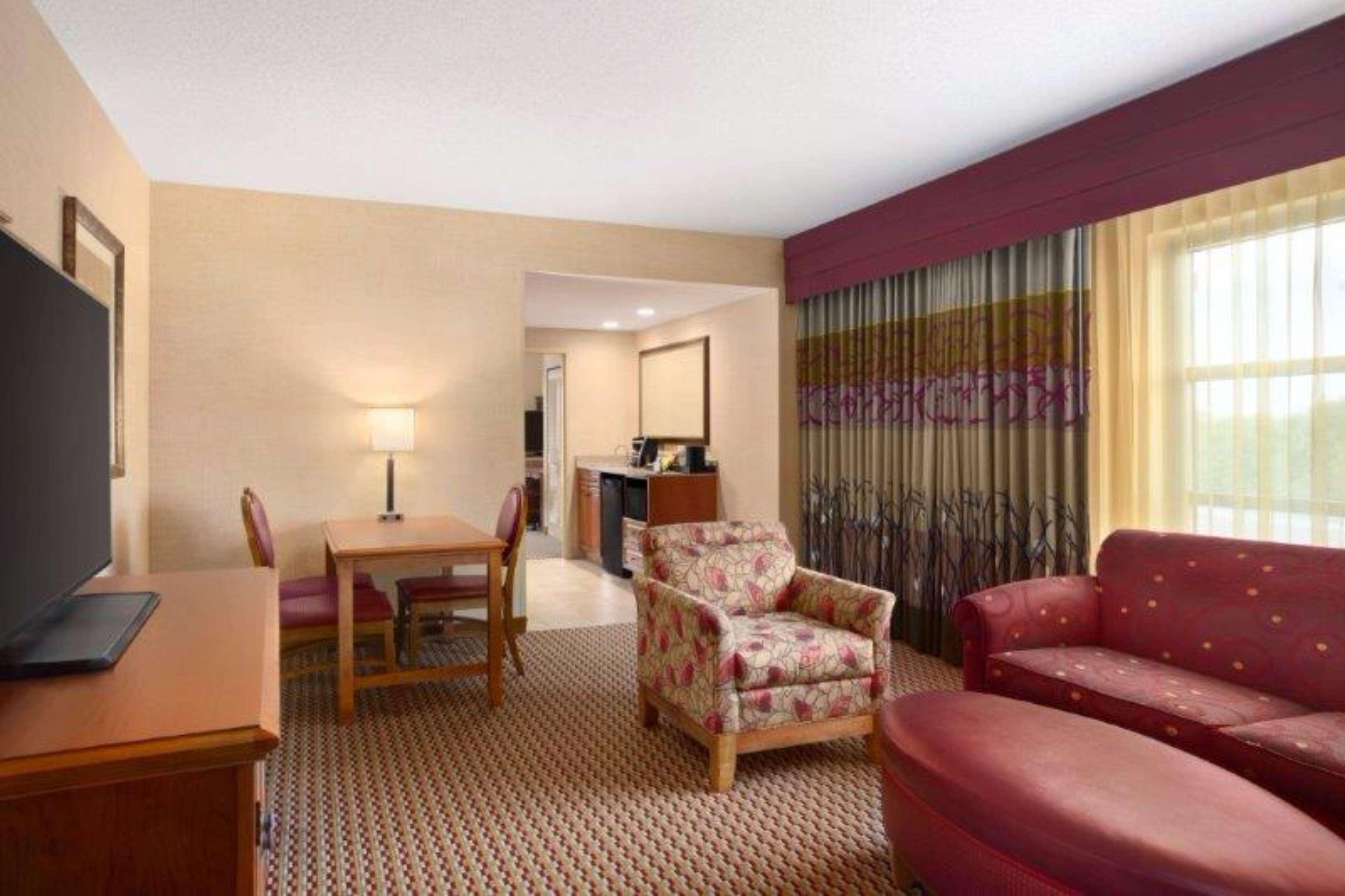 Embassy Suites Northwest Arkansas - Hotel, Spa & Convention Center Rogers Dış mekan fotoğraf
