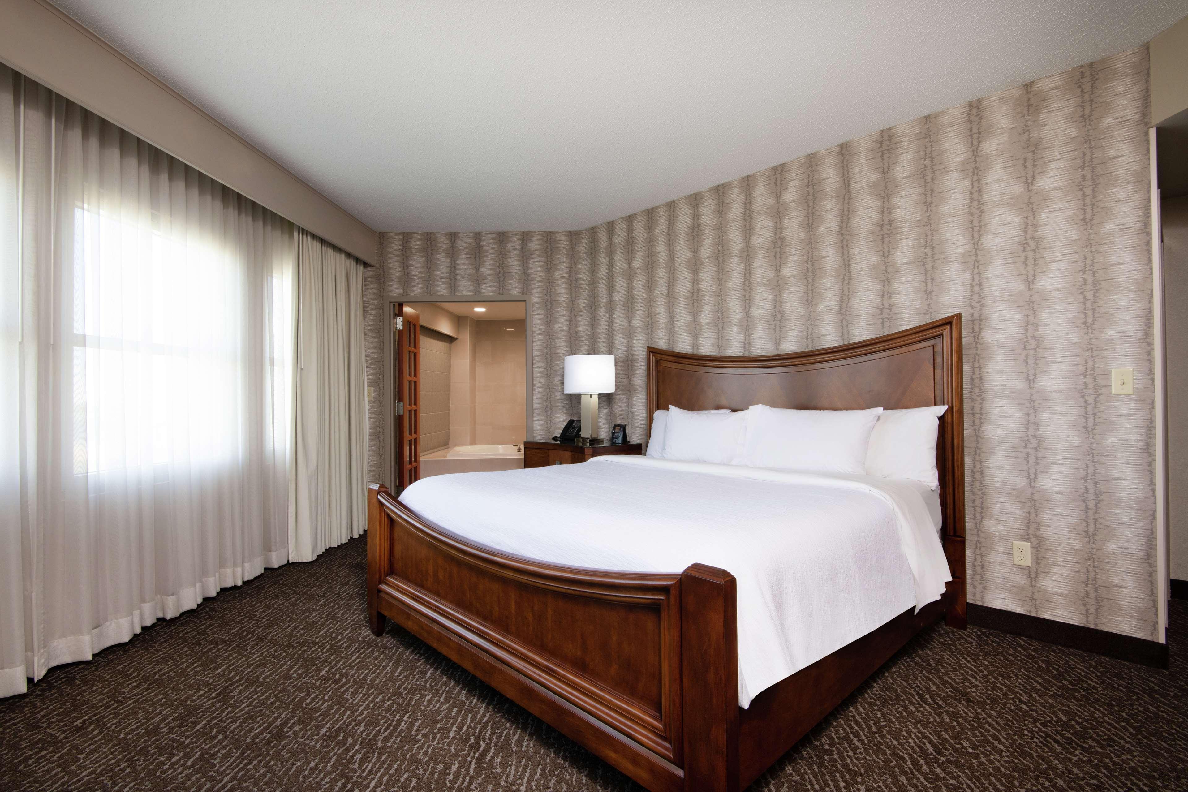 Embassy Suites Northwest Arkansas - Hotel, Spa & Convention Center Rogers Dış mekan fotoğraf