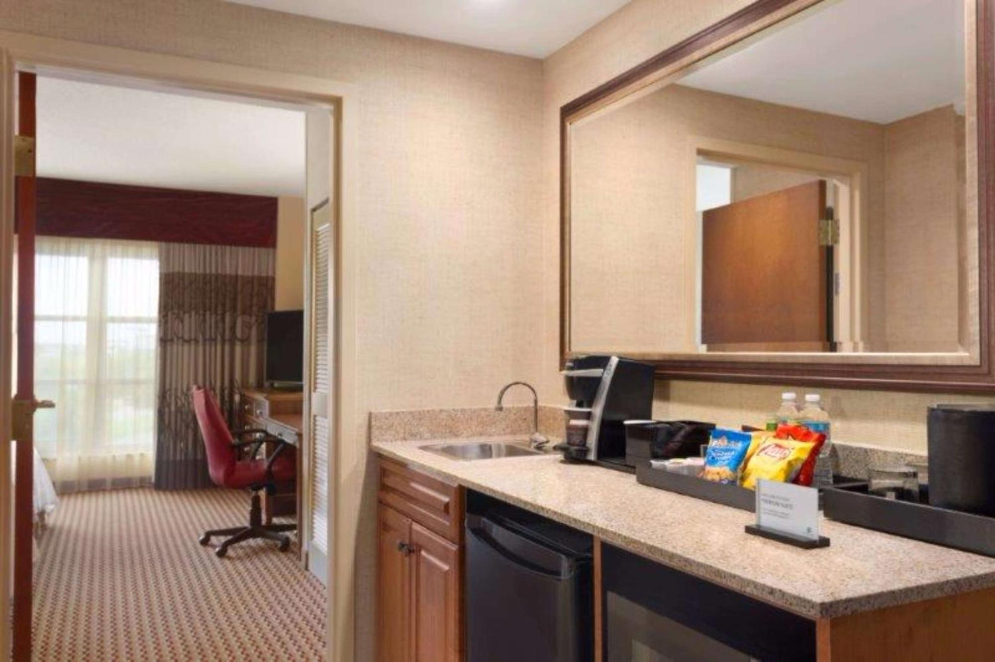 Embassy Suites Northwest Arkansas - Hotel, Spa & Convention Center Rogers Dış mekan fotoğraf