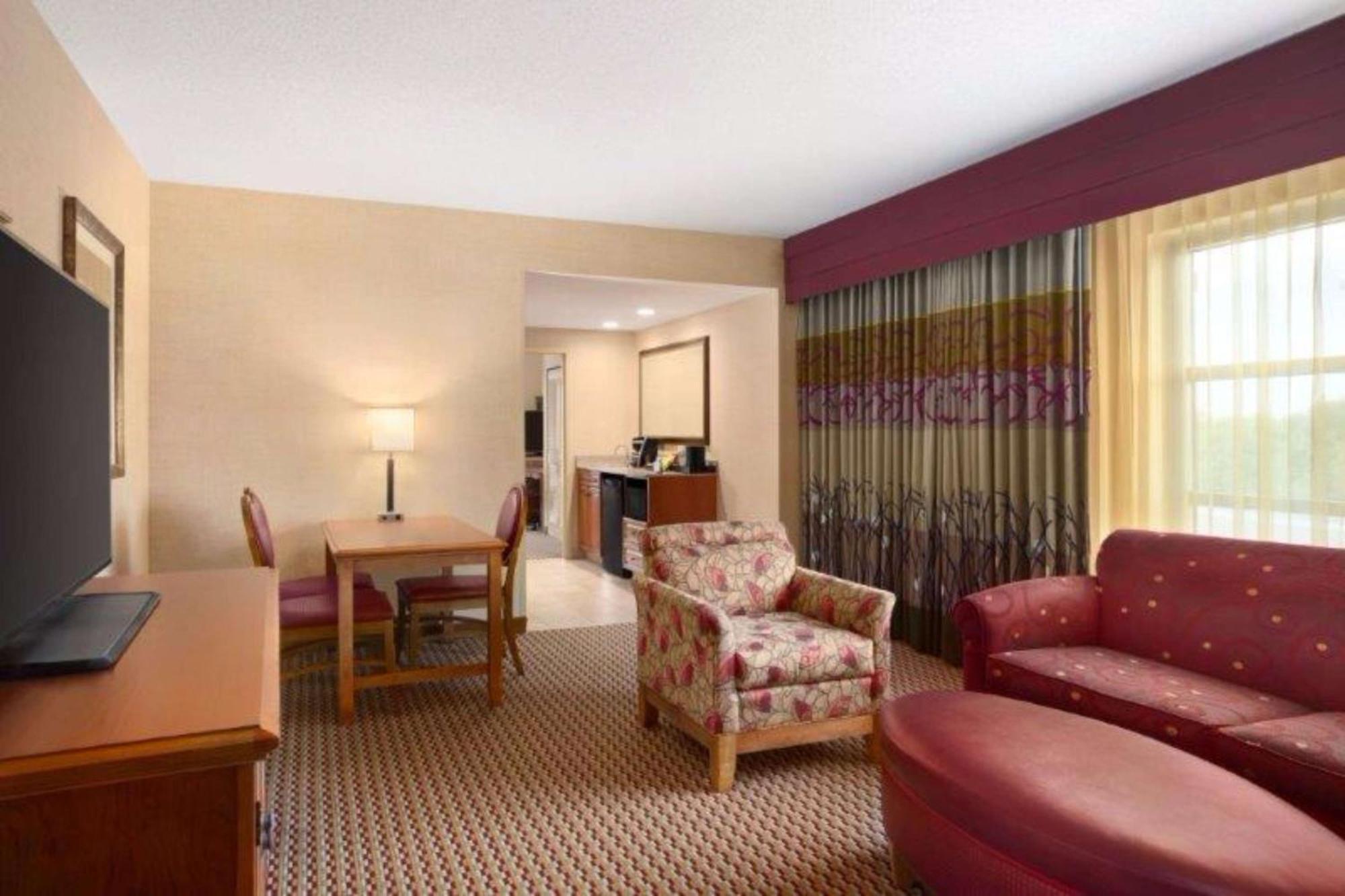 Embassy Suites Northwest Arkansas - Hotel, Spa & Convention Center Rogers Dış mekan fotoğraf