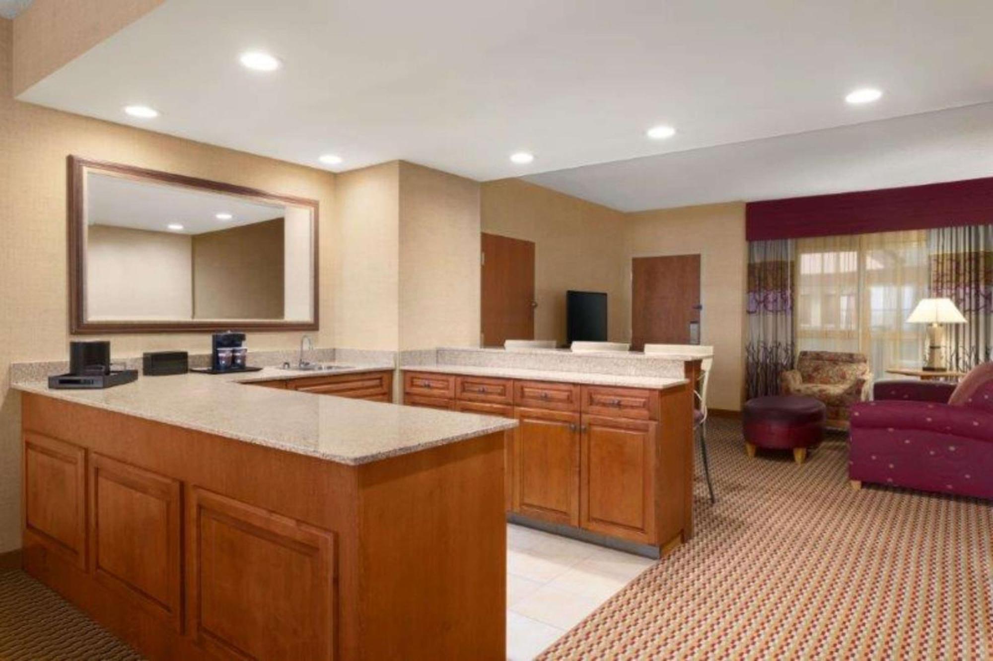 Embassy Suites Northwest Arkansas - Hotel, Spa & Convention Center Rogers Dış mekan fotoğraf
